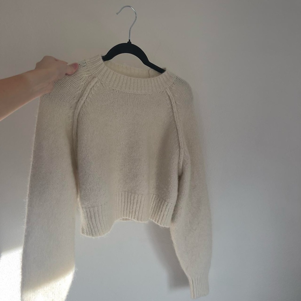 Zara Cream Ivory Women's Crew Neck Sweater